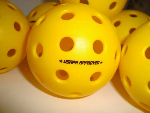 12 Onix Fuse G2 Outdoor Pickleball Balls Tournament USAPA Pack Of 12 Yellow 2 12 Onix Fuse G2 Outdoor Pickleball Balls Tournament USAPA Pack Of 12 Yellow – Bild 2